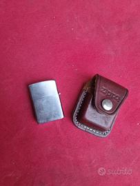 accendino Zippo con custodia 