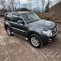 jeep pajero mitsubishi