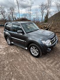 jeep pajero mitsubishi