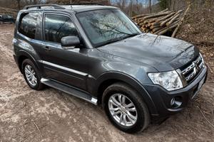 jeep pajero mitsubishi