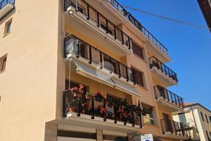 2 LOCALI A DIANO MARINA