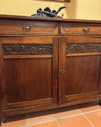 Credenza antica