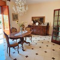 Sala da pranzo classica in eccellenti condizioni
