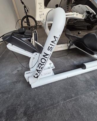 Postazione simulatore con schermo