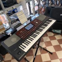 KORG PA-700