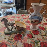 Cavallo con carretto e vaso porcellana 