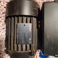 Motore  lafert 220 volt con riduttore 14 G/m Nuovi