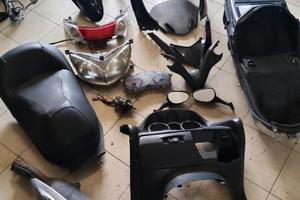 RICAMBI YAMAHA MAJESTY 400 lista in descrizione