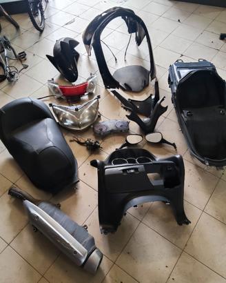 RICAMBI YAMAHA MAJESTY 400 lista in descrizione