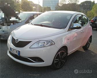lancia ypsilon 1.2 2017
