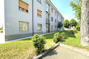 2 LOCALI A CARONNO PERTUSELLA