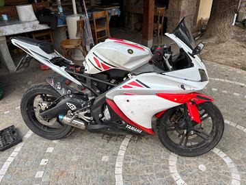 yzf r125 “LEGGERE BENE LA DESCRIZIONE”