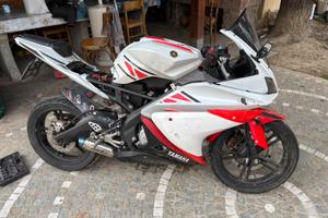 yzf r125 “LEGGERE BENE LA DESCRIZIONE”