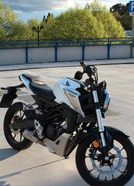 Honda cb 125 r