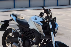 Honda cb 125 r