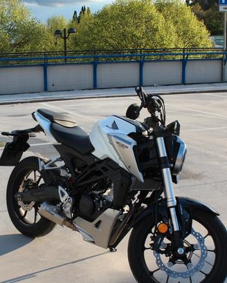 Honda cb 125 r