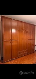 Armadio legno 6 ante.