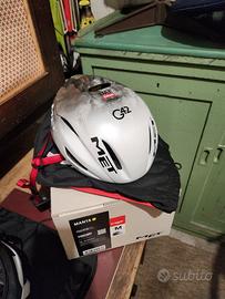 Casco Met manta MIPS team Uae 