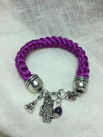 Bracciale viola ad uncinettoo con charms