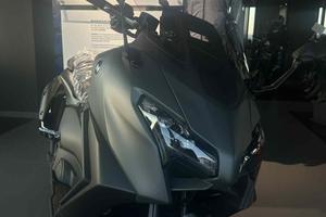 Yamaha TMAX 560 BASE TECH MAX O 25TH ANNIVERSARY