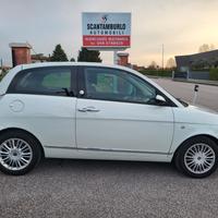 Lancia Ypsilon 1.4 Platino Ecochic GPL