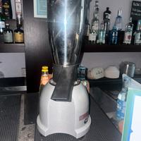 Macchina tritaghiaccio