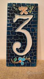 Numero civico 3 in ceramica 