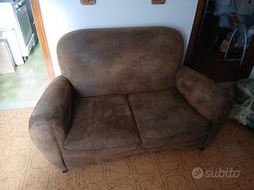 Divano due posti stile vintage
