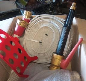 Idrante antincendio , manichetta e lancia