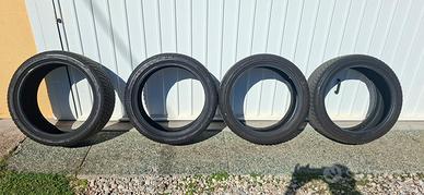 Bridgestone Blizzak invernale 245/40 R19 98V 