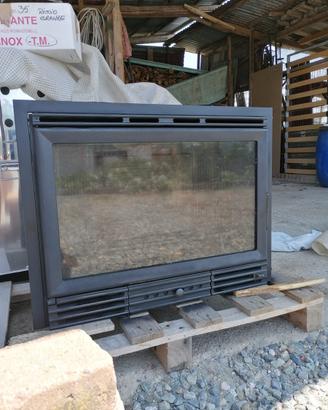 Inserto per caminetto a legna con ventilazione