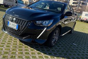 Peugeot 208 2021