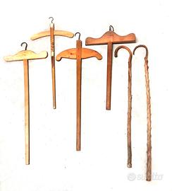 4 Grucce appendiabiti vintage e 2 bastoni da passe