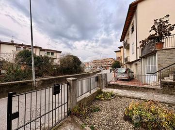 MAGAZZINO A BAGNO A RIPOLI