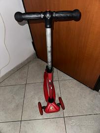 Monopattino ferrari rosso