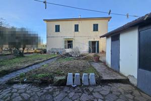 Appartamento di 80 m² con 4 locali e box auto a Ca