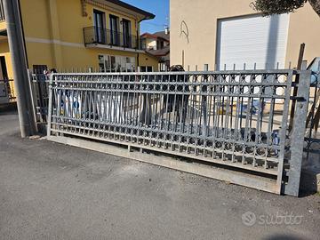 2 CANCELLI CARRAI, CANCELLO PEDONALE E RECINZIONE