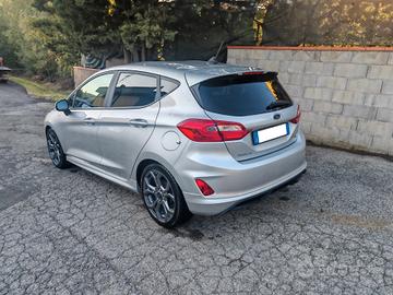 Ford Fiesta Hybrid 125 CV 5 porte ST-Line Incident