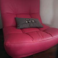 Poltrona in ecopelle e coppia di  tavolini