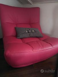 Poltrona in ecopelle e coppia di  tavolini