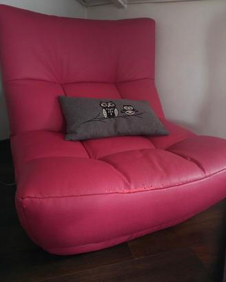 Poltrona in ecopelle e coppia di  tavolini