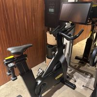 Technogym Bike/Cyclette + schermo per lezioni live