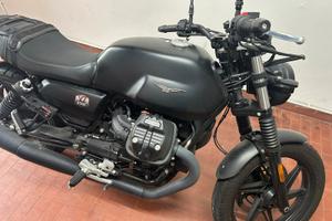 Moto Guzzi V7 Stone 2022