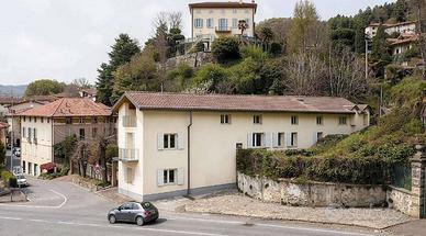 Appartamento di 128 m² con 4 locali e posto auto a