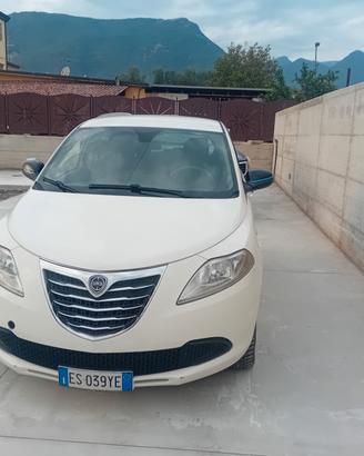 Lancia Ypsilon 0.9 TwinAir 85 CV 5 porte Metano Ec