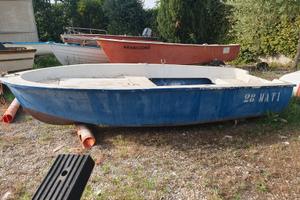 Lancia da pesca con scafo planante