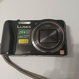 Panasonic Lumix con custodia subacquea