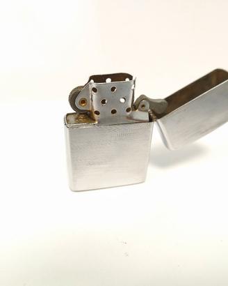 accendino vintage, simile zippo