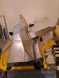 affettatrice elettrica 