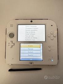 Nintendo 2DS + Caricabatterie
